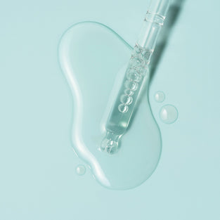 Pre-shampoo scalp treatment oil from Flora & Curl.